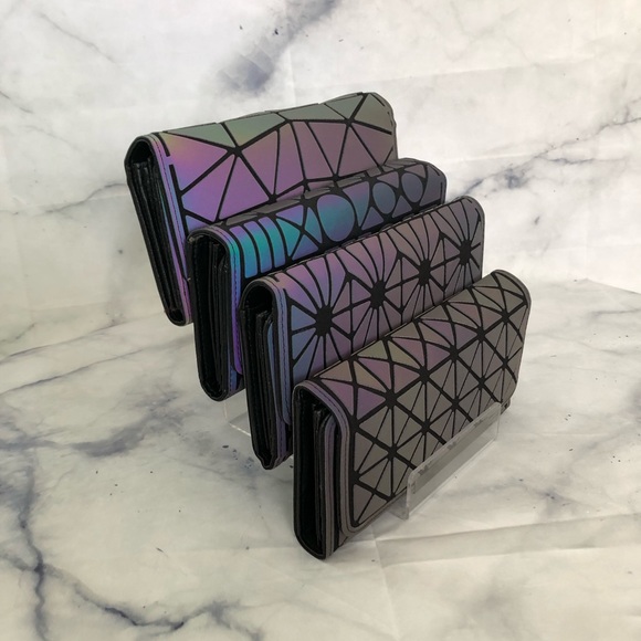 🔥😍 1 LEFT Light Reflective Clutch Wallets😍🔥 - Picture 6 of 8